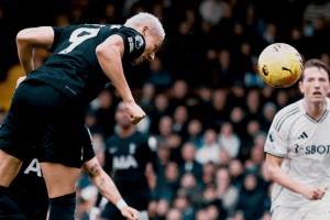 英超最新积分榜！阿森纳多赛5分领跑，曼联重返前3，热刺10轮不胜