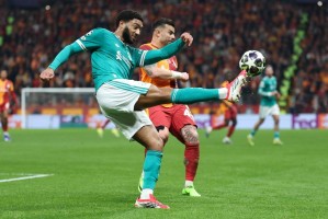 欧冠利物浦不敌加拉塔萨雷，此战绝非巧合，范戴克双拳难敌四手？