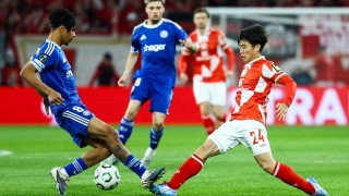 随着25岁日本球星飙世界波+比分2-0，美因茨完胜法甲劲旅，占先机